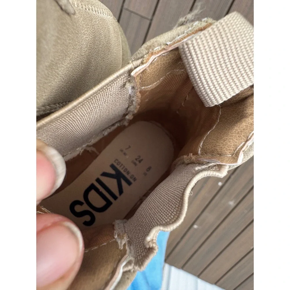 Cotton On Kids Tan Beige Chelsea Lug Sole Ankle Boots Size 7 Kids